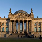 800px-Reichstag_building_Berlin_view_from_west_before_sunset