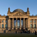 800px-Reichstag_building_Berlin_view_from_west_before_sunset